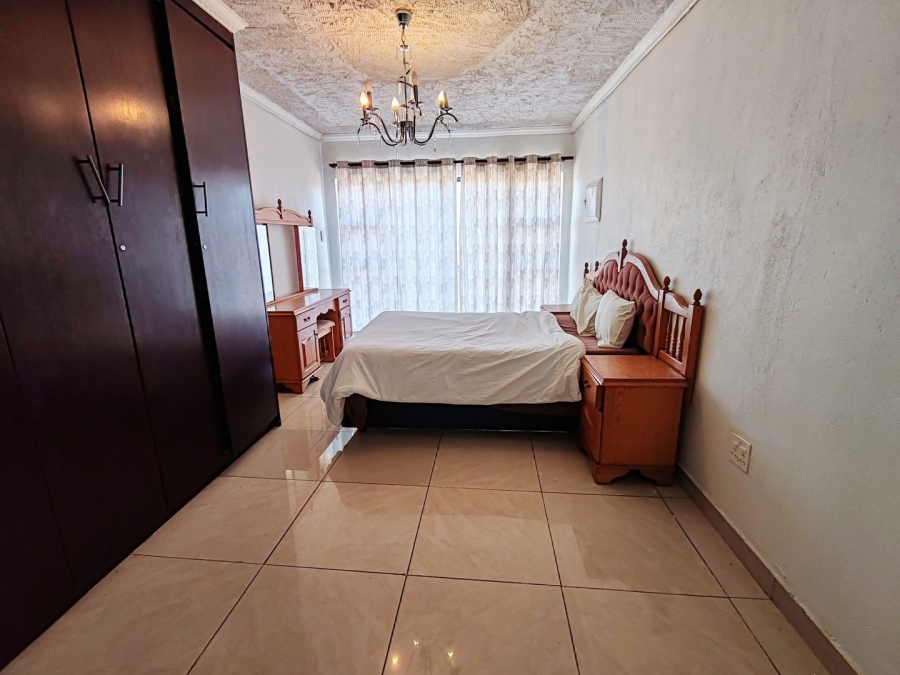 5 Bedroom Property for Sale in Grimbeeck Park North West